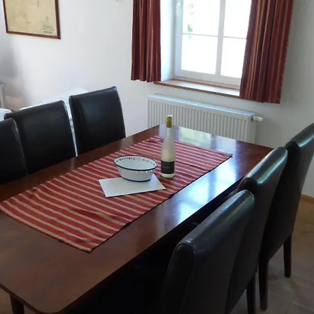 Apartament Gut-rattelvitz-parterre-a-hochwertig-sauna-kamin-etankstelle-spielscheune-15-000qm-parkland Gingst