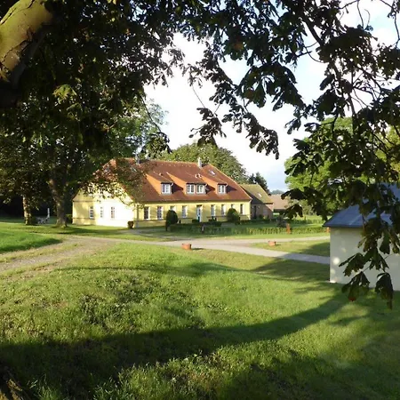 Gut-rattelvitz-parterre-a-hochwertig-sauna-kamin-etankstelle-spielscheune-15-000qm-parkland *