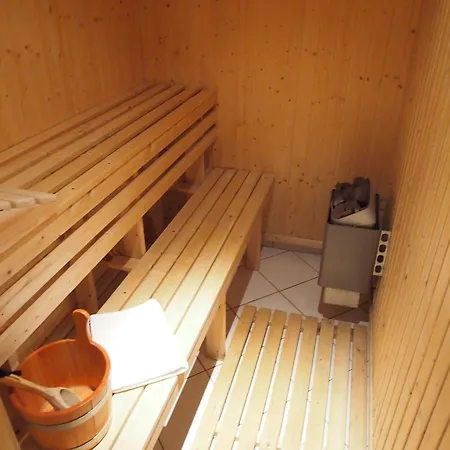 Gut-rattelvitz-parterre-a-hochwertig-sauna-kamin-etankstelle-spielscheune-15-000qm-parkland Gingst