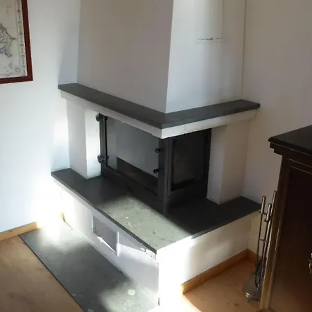 Gut-rattelvitz-parterre-a-hochwertig-sauna-kamin-etankstelle-spielscheune-15-000qm-parkland Lejlighed *