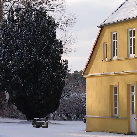 Gut-rattelvitz-parterre-a-hochwertig-sauna-kamin-etankstelle-spielscheune-15-000qm-parkland Gingst