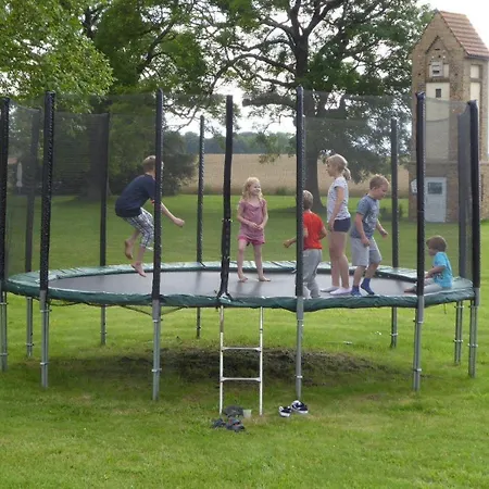 Gut-rattelvitz-parterre-a-hochwertig-sauna-kamin-etankstelle-spielscheune-15-000qm-parkland * Gingst