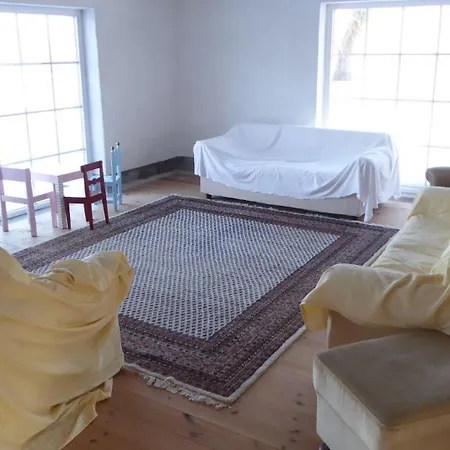 Gut-rattelvitz-parterre-a-hochwertig-sauna-kamin-etankstelle-spielscheune-15-000qm-parkland