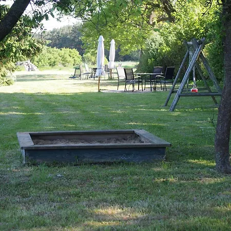 Apartament Gut-rattelvitz-parterre-a-hochwertig-sauna-kamin-etankstelle-spielscheune-15-000qm-parkland