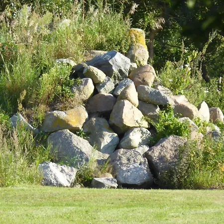 Gut-rattelvitz-parterre-a-hochwertig-sauna-kamin-etankstelle-spielscheune-15-000qm-parkland Lejlighed *