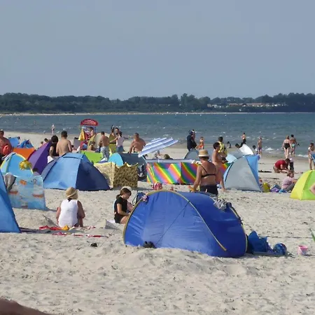 Apartament Gut-rattelvitz-parterre-a-hochwertig-sauna-kamin-etankstelle-spielscheune-15-000qm-parkland Gingst