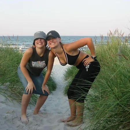 Apartament Gut-rattelvitz-parterre-a-hochwertig-sauna-kamin-etankstelle-spielscheune-15-000qm-parkland