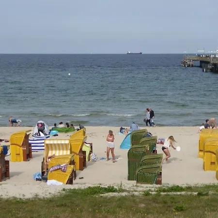 Gut-rattelvitz-parterre-a-hochwertig-sauna-kamin-etankstelle-spielscheune-15-000qm-parkland Apartament *