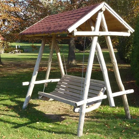 Gut-rattelvitz-parterre-a-hochwertig-sauna-kamin-etankstelle-spielscheune-15-000qm-parkland * Gingst