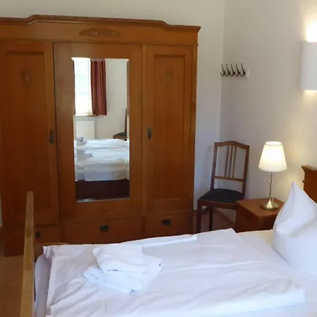 Lejlighed Gut-rattelvitz-parterre-a-hochwertig-sauna-kamin-etankstelle-spielscheune-15-000qm-parkland *