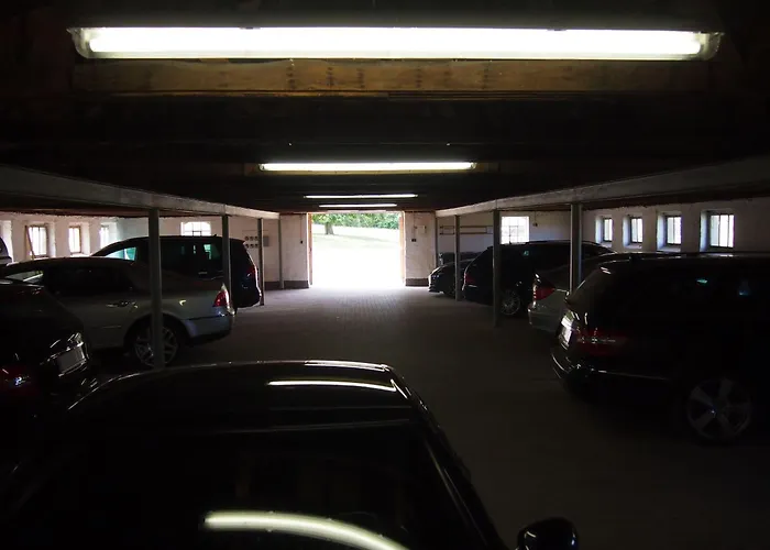 Lägenhet Gut-rattelvitz-parterre-a-hochwertig-sauna-kamin-etankstelle-spielscheune-15-000qm-parkland Gingst