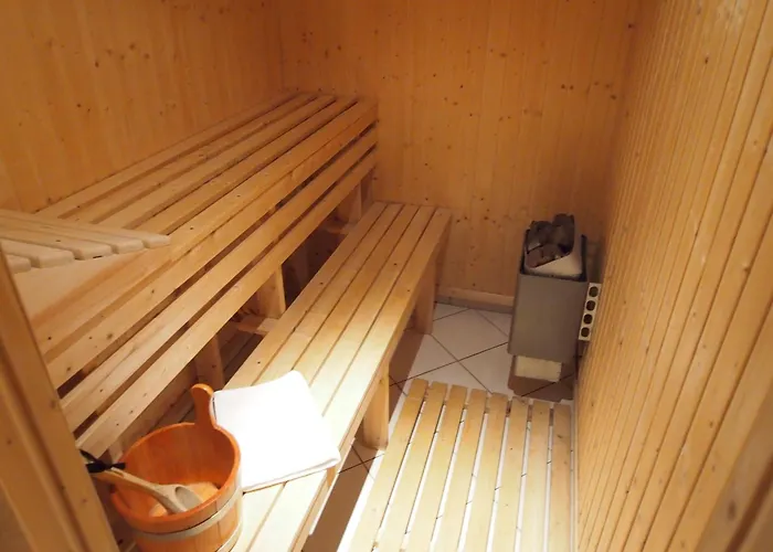 Gut-rattelvitz-parterre-a-hochwertig-sauna-kamin-etankstelle-spielscheune-15-000qm-parkland Gingst