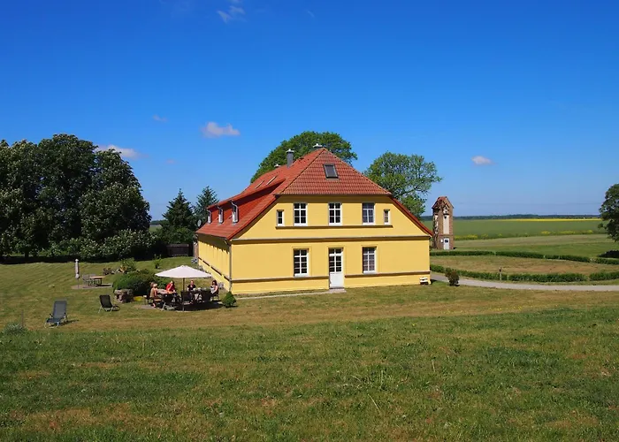 Gut-rattelvitz-parterre-a-hochwertig-sauna-kamin-etankstelle-spielscheune-15-000qm-parkland *