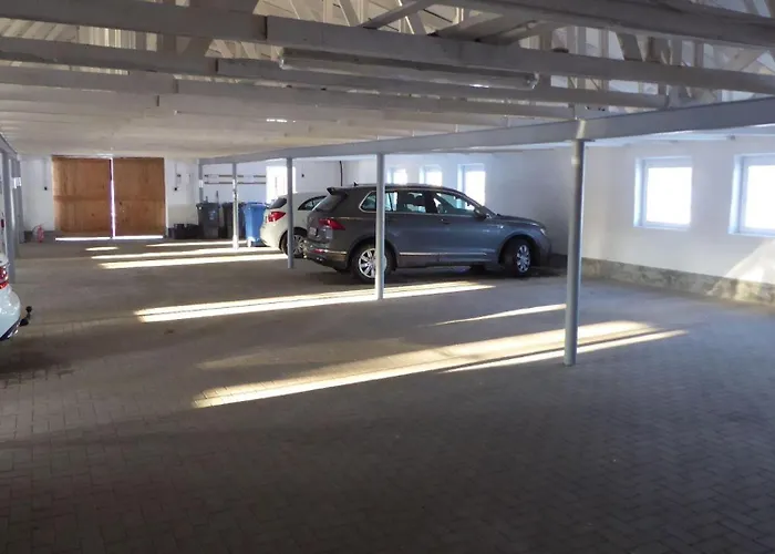 Gut-rattelvitz-parterre-a-hochwertig-sauna-kamin-etankstelle-spielscheune-15-000qm-parkland *