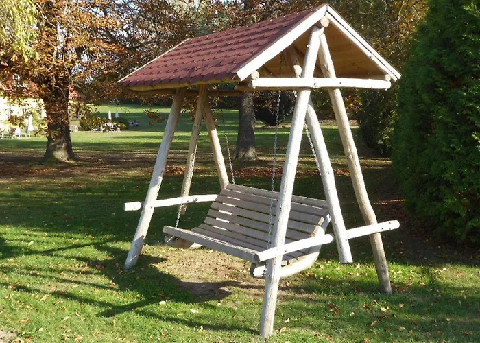 Gut-rattelvitz-parterre-a-hochwertig-sauna-kamin-etankstelle-spielscheune-15-000qm-parkland * Gingst